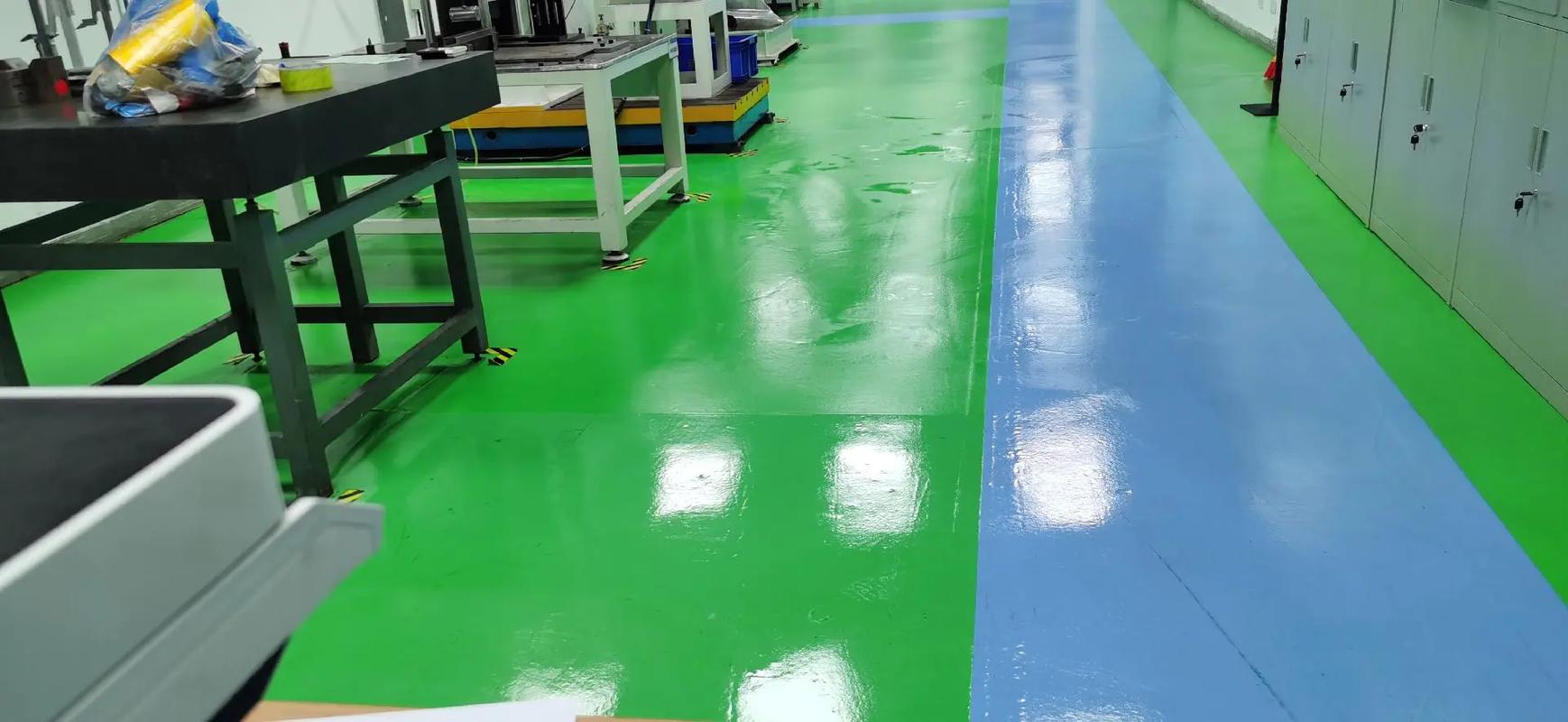 廠(chǎng)房車(chē)間塑膠地板清洗.